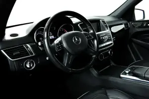 Mercedes-Benz  10