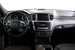 Mercedes-Benz  10