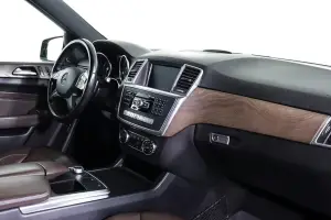 Mercedes-Benz  11