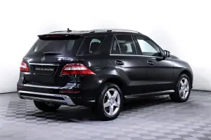 Mercedes-Benz  4