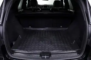 Mercedes-Benz  6