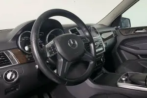 Mercedes-Benz  10