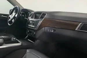 Mercedes-Benz  11