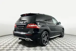 Mercedes-Benz  4