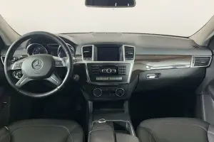 Mercedes-Benz  9