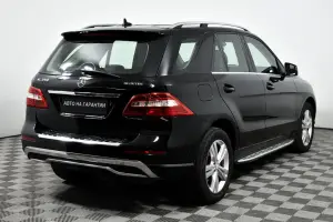 Mercedes-Benz  4