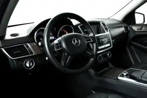 Mercedes-Benz  8