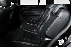 Mercedes-Benz  10