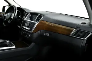 Mercedes-Benz  8