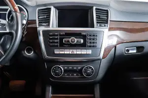 Mercedes-Benz  10