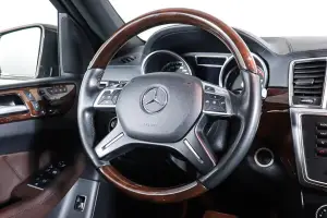Mercedes-Benz  6