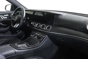 Mercedes-Benz  9