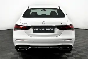 Mercedes-Benz  4