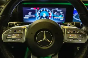 Mercedes-Benz  9