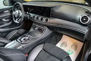 Mercedes-Benz  6