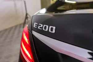 Mercedes-Benz  20