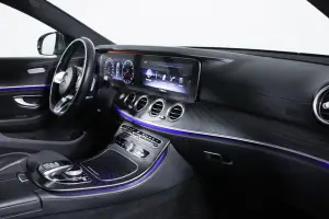 Mercedes-Benz  10