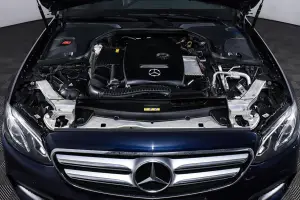 Mercedes-Benz  12