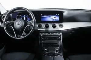 Mercedes-Benz  11