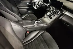 Mercedes-Benz  10