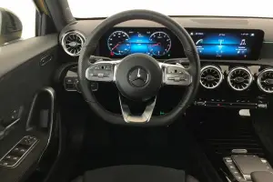 Mercedes-Benz  11