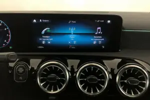 Mercedes-Benz  12