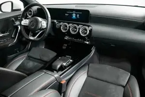 Mercedes-Benz  11