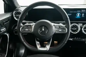 Mercedes-Benz  8