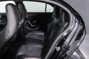 Mercedes-Benz  11