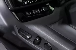 Lexus  15