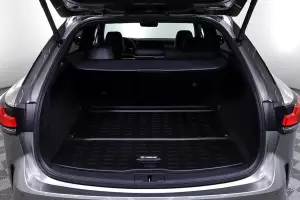Lexus  6