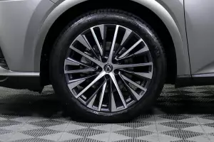 Lexus  8