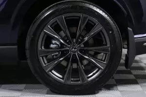 Lexus  7