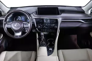 Lexus  10