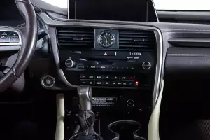 Lexus  12