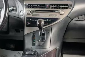 Lexus  9