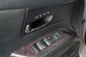 Lexus  8