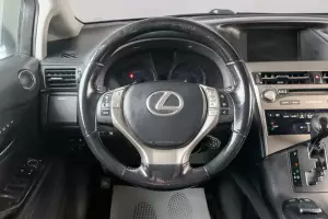 Lexus  7