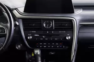 Lexus  9