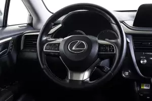 Lexus  7