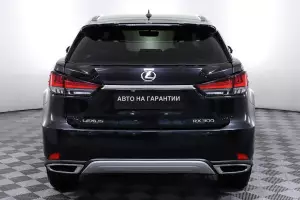 Lexus  16