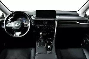 Lexus  8