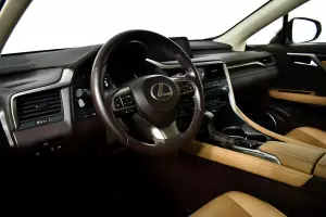 Lexus  10