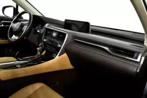 Lexus  9