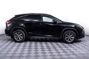 Lexus  19