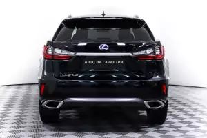 Lexus  17
