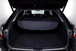 Lexus  16