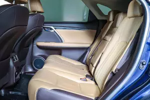 Lexus  16