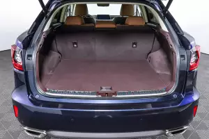 Lexus  6