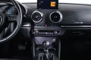 Audi  12